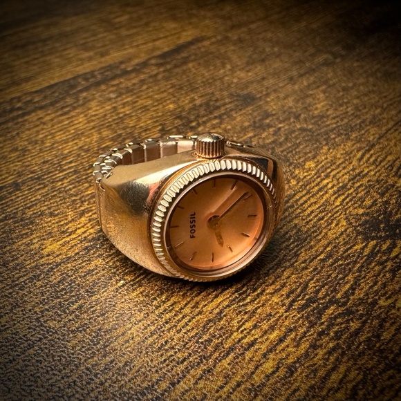 Beautiful Ring watch by Fossil - Rose Gold - Picture 4 of 8